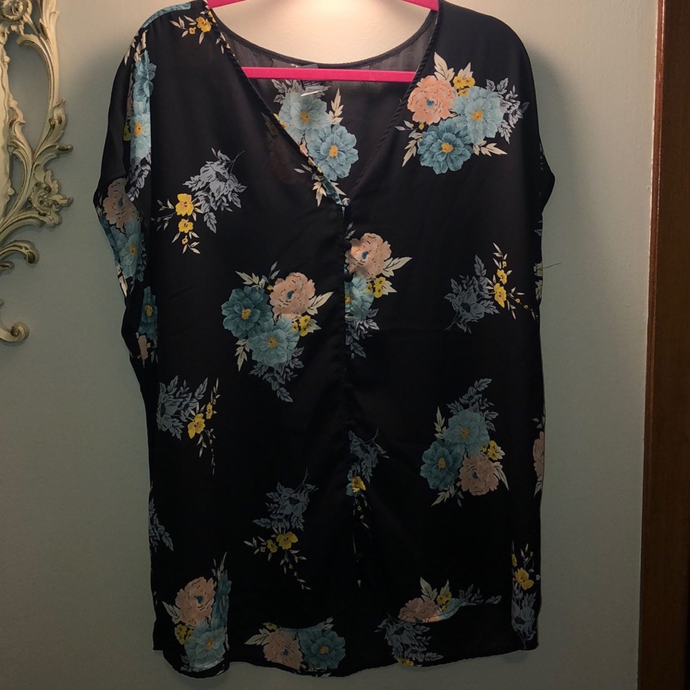 Torrid floral blouse
